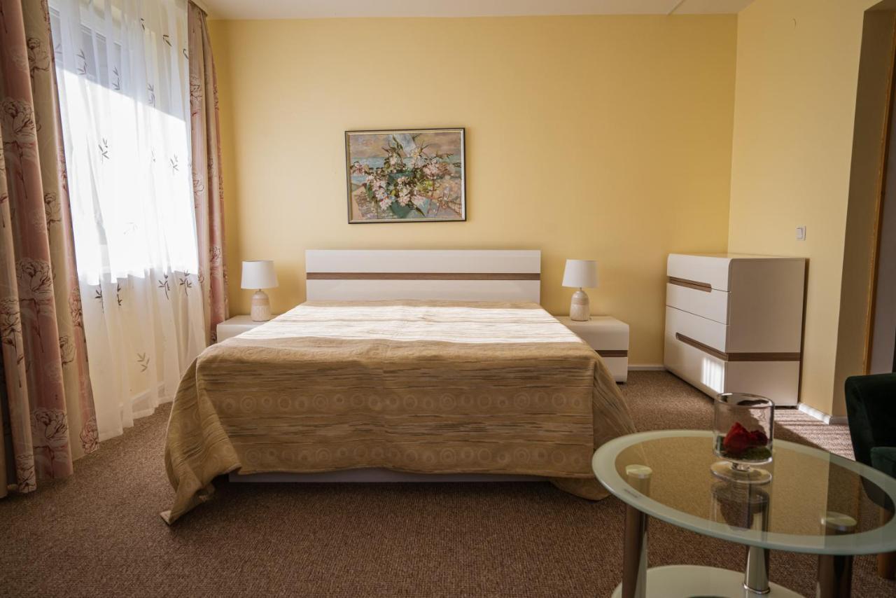 Egliu Slenis Hotel Juodkrante Ngoại thất bức ảnh